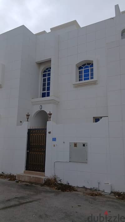 villa for rent in Al Hail north/فيلا للايجار في الحيل الشمالية
