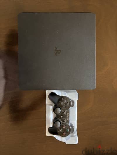 PS4 Slim 500 GB Black + Joystick