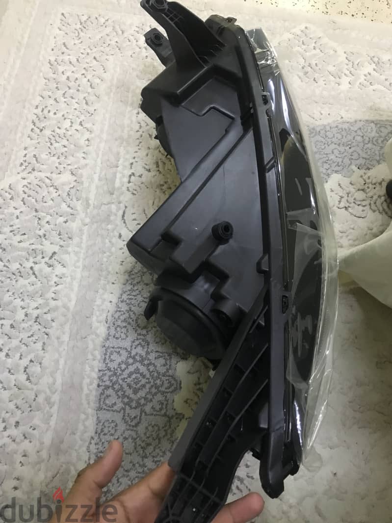 Left side MG6 headlight 2