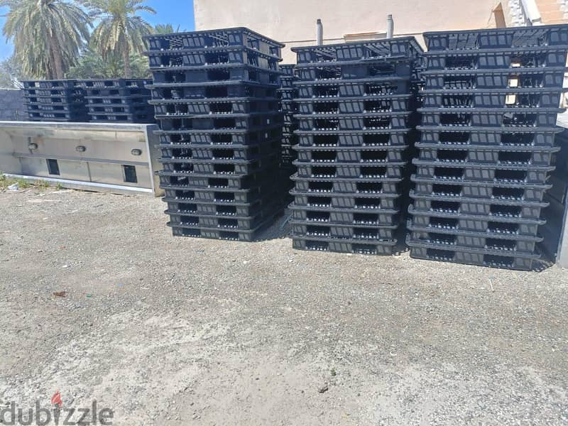 USED MEDIUM & HEAVY DUTY PALLETS 16