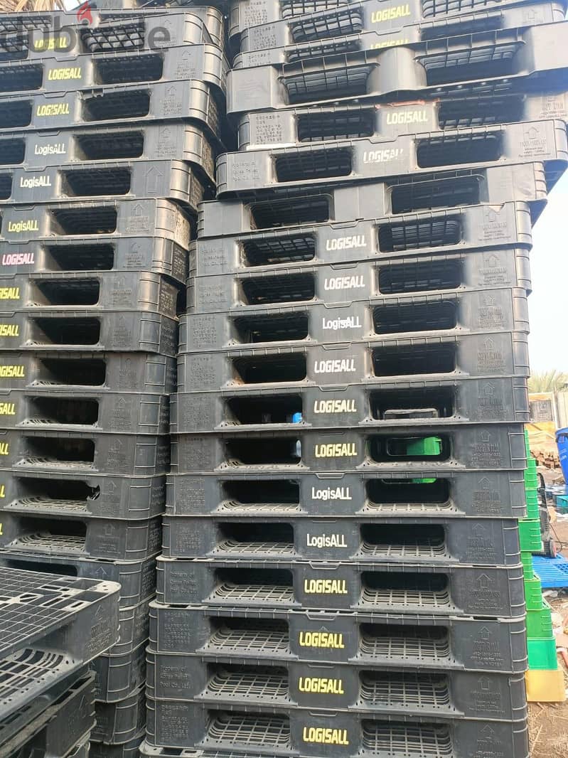 USED MEDIUM & HEAVY DUTY PALLETS 17