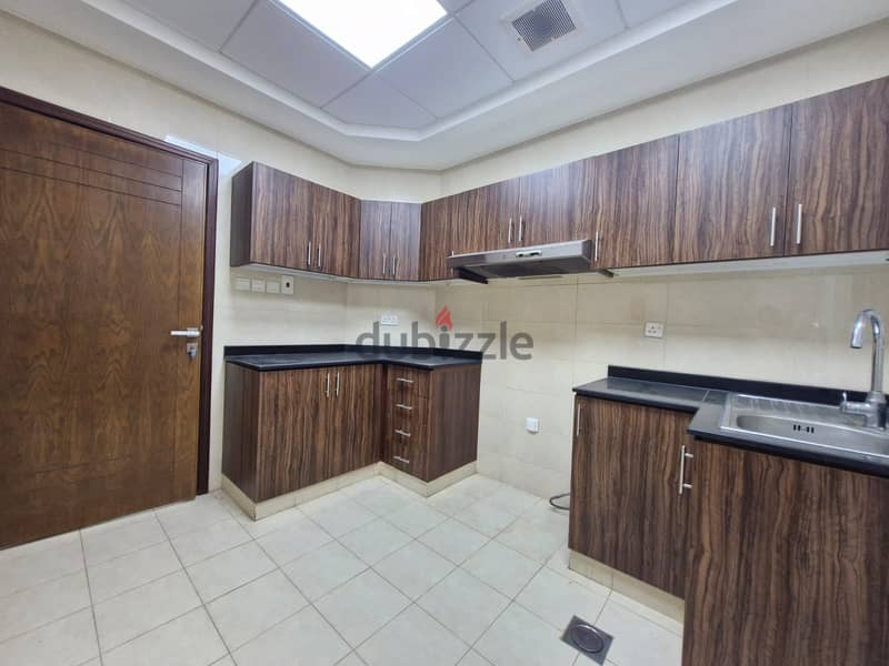 2 bedroom apartment in ruwi  near oman commercial center 7