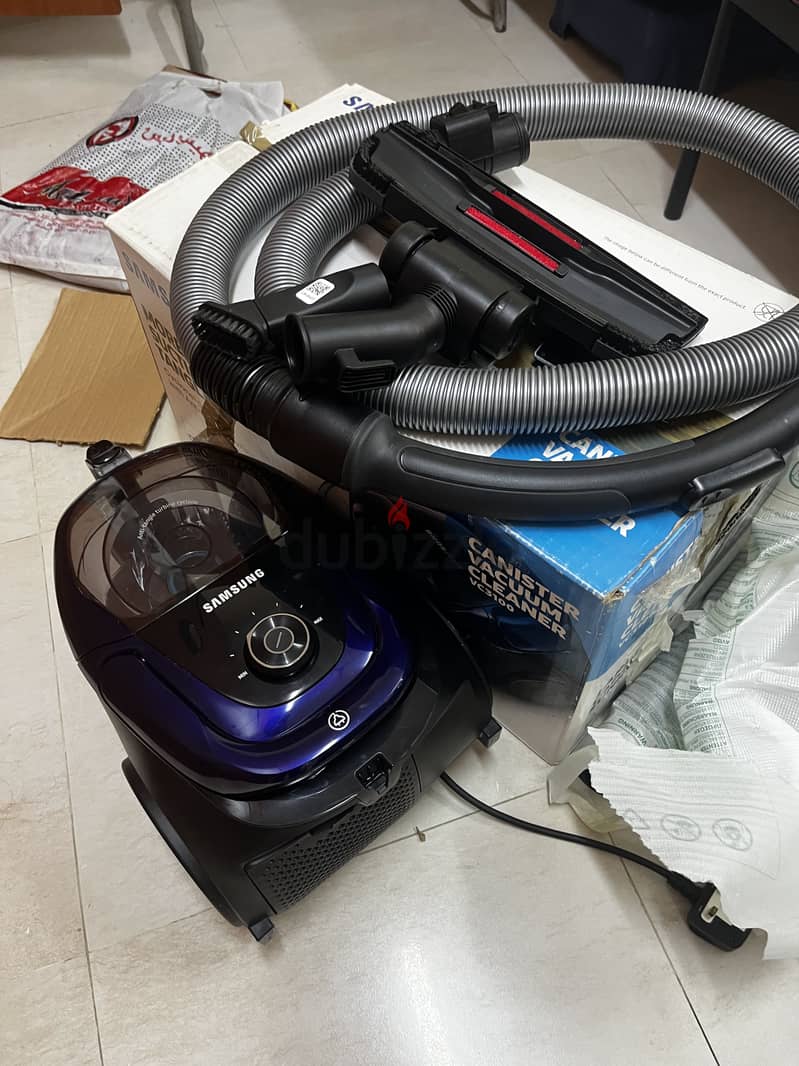 Samsung Storm Vaccum Cleaner 3