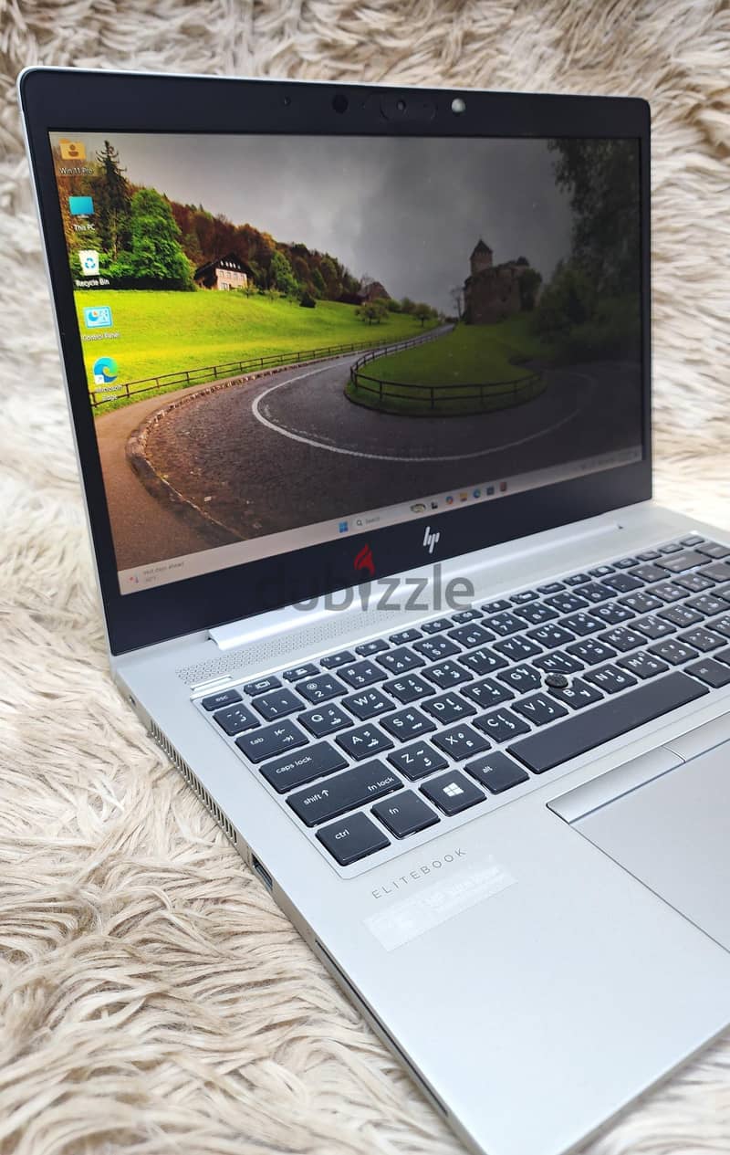 HP elitebook Ryzen 7 3700U 2gb dadicated Radeon graphics Type C port's 1