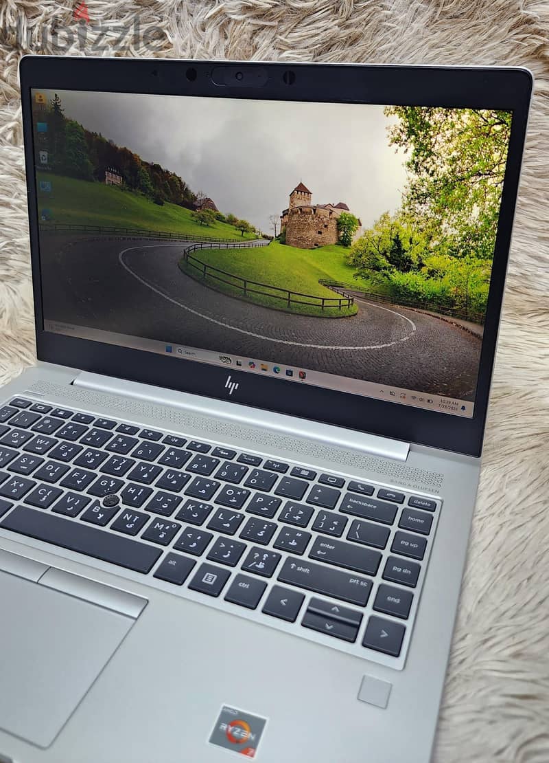HP elitebook Ryzen 7 3700U 2gb dadicated Radeon graphics Type C port's 7