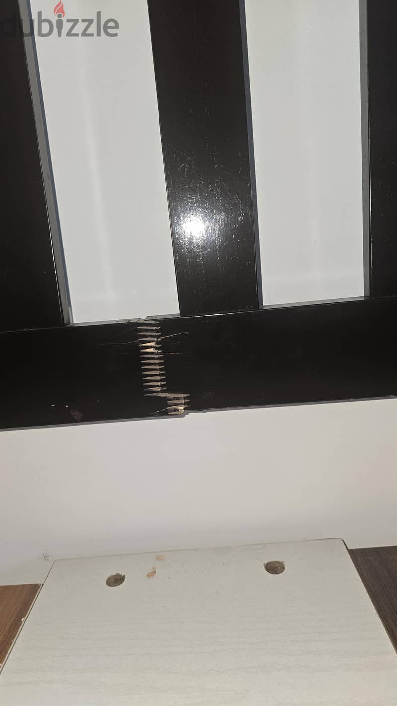 Queen size bed 3