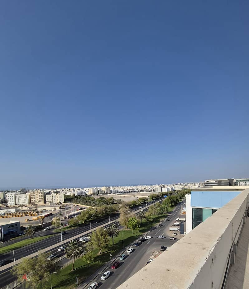 مساحه مفتوحه للإيجار في غلا علي شارع السلطان قابوس مباشر موقع استيراتيجي - Open Spac In Ghala FRent 7