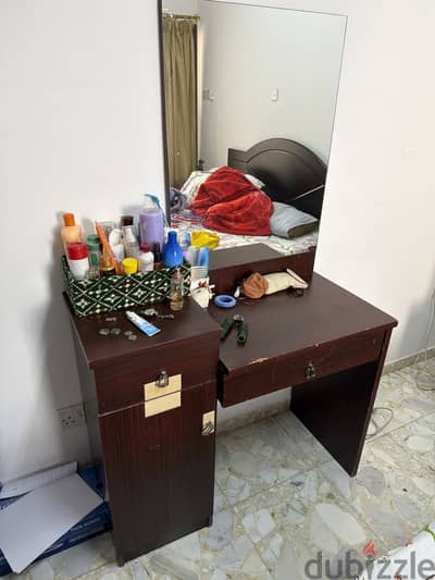 Dressing table