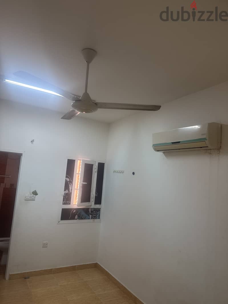 Room for rent Al Ghubra 3