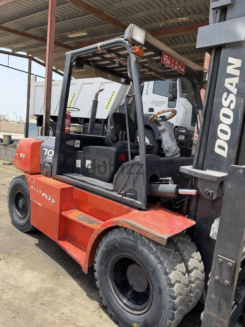 Forklift for rent daily & monthly 2