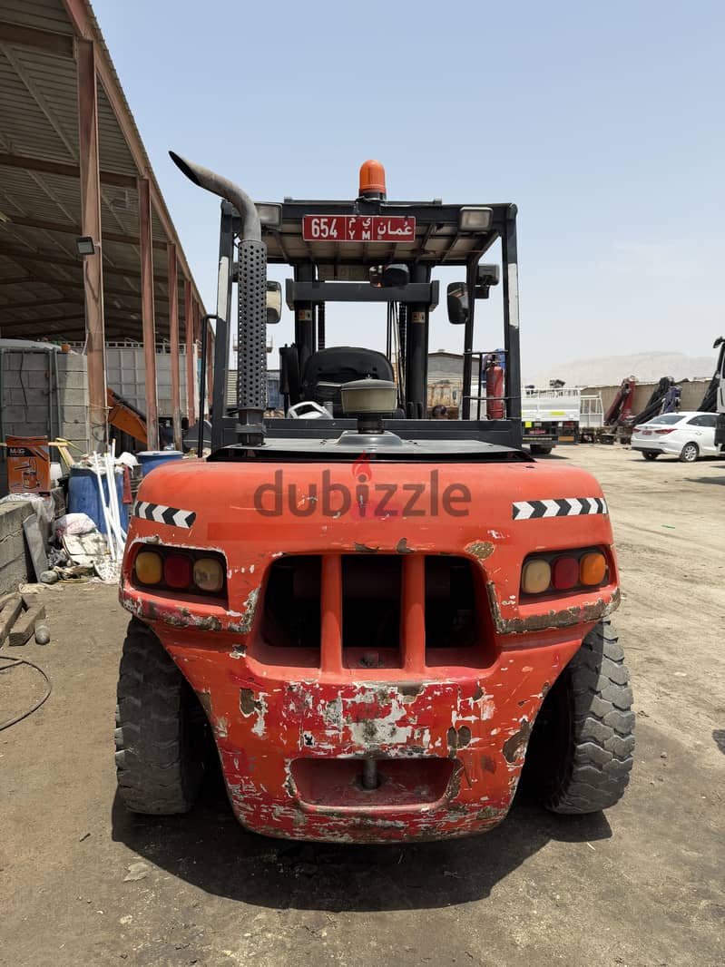 Forklift for rent daily & monthly 3