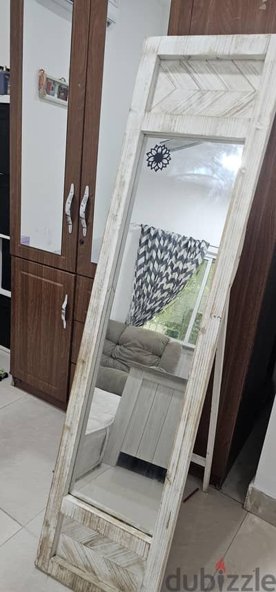 standing mirror