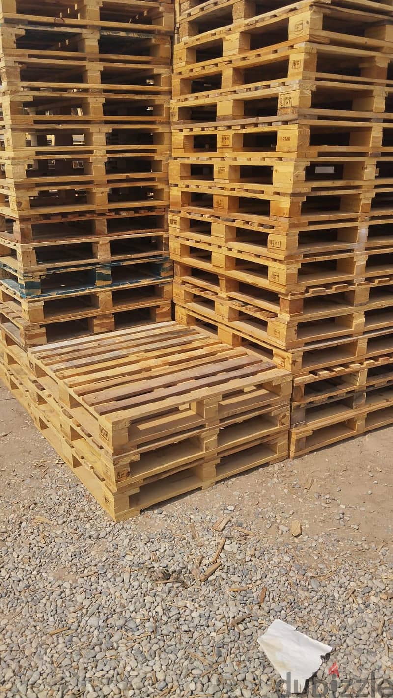 plastic and wooden pallet. drum. ibc tank 1