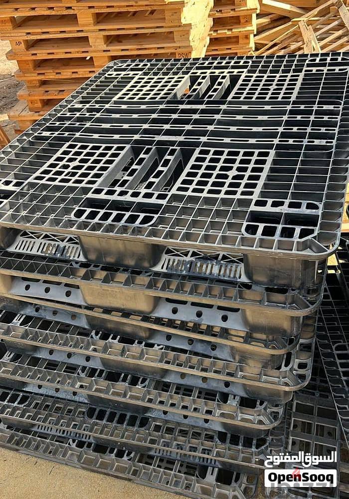plastic and wooden pallet. drum. ibc tank 10