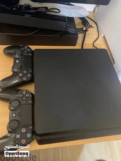 playstation 4  interested in message me Whatsapp 79784802