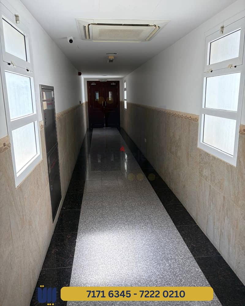 Office for rent in Ghubra - مكتب للأجار في الغبرة 1