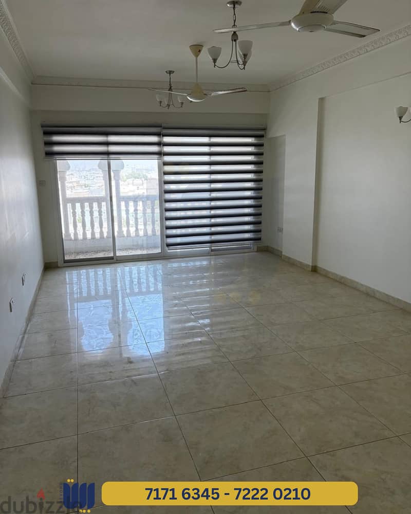 Office for rent in Ghubra - مكتب للأجار في الغبرة 2