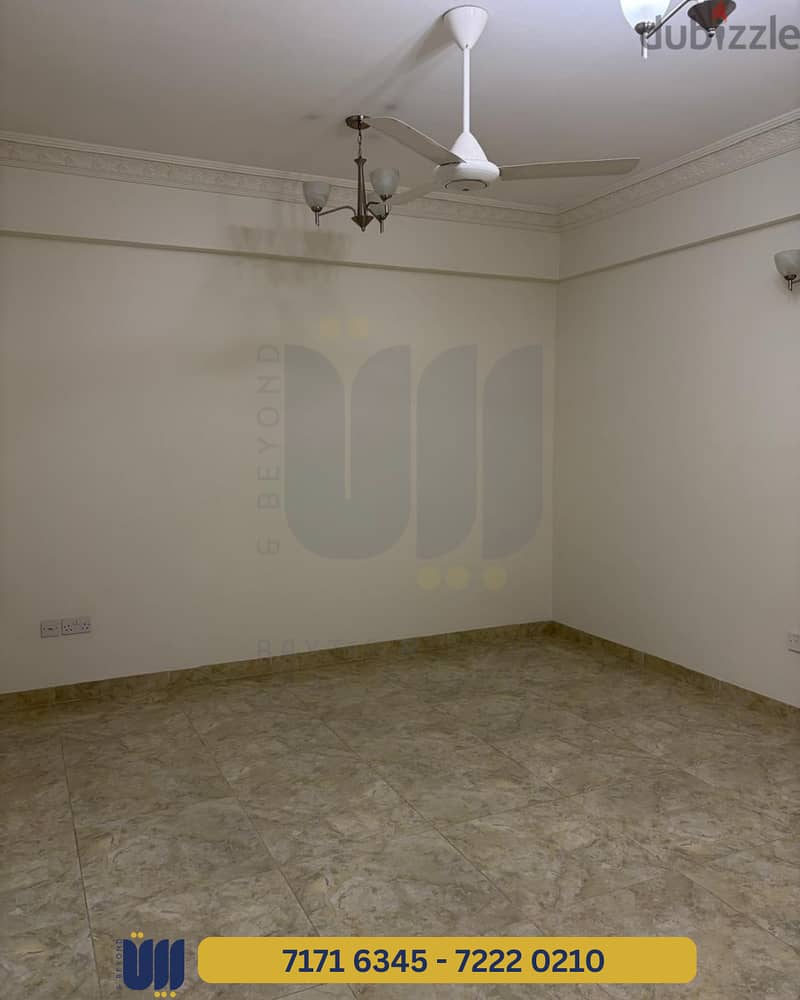 Office for rent in Ghubra - مكتب للأجار في الغبرة 4