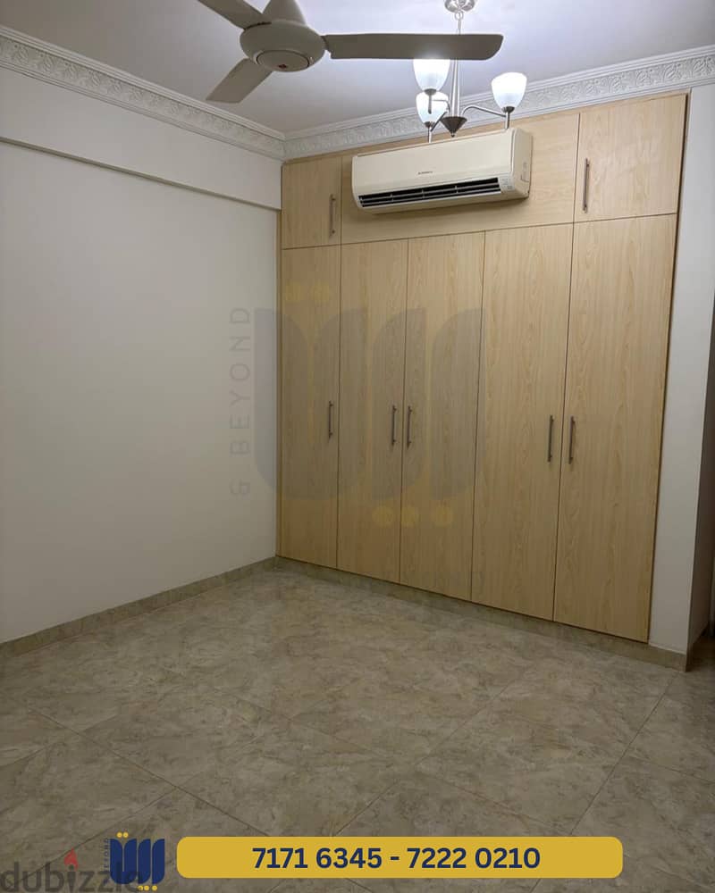 Office for rent in Ghubra - مكتب للأجار في الغبرة 5