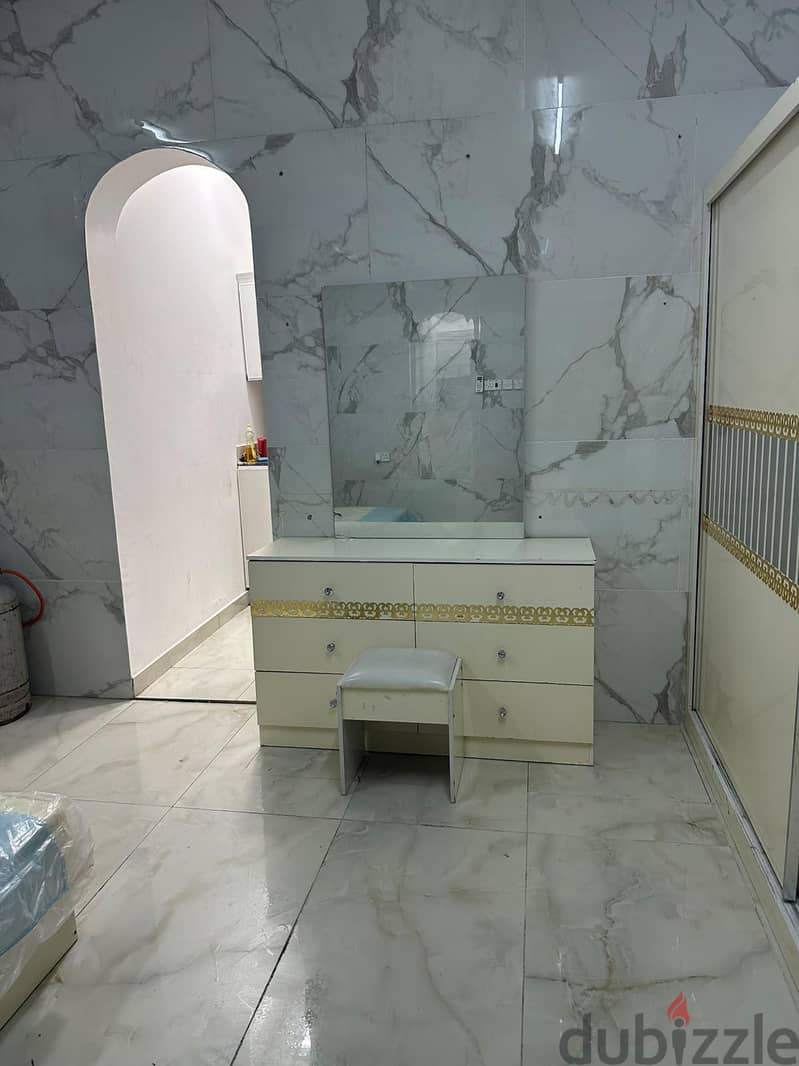 studio for rent in alkhwier 3
