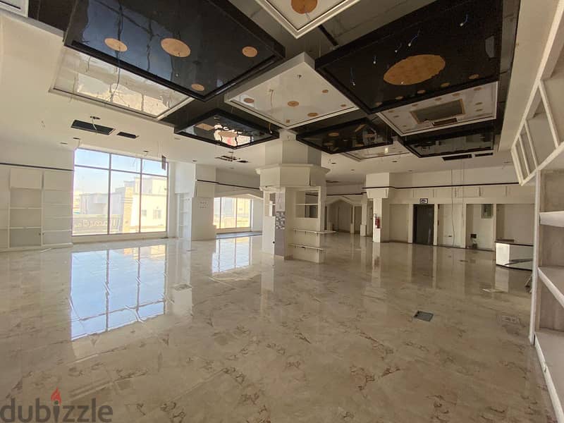 660sqm Main Road Showroom mabila 4
