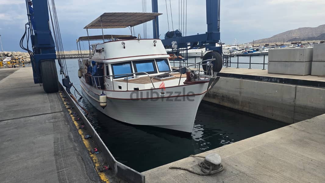 Classic Yacht Trawler 3
