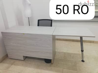 Office Desk – Good Condition