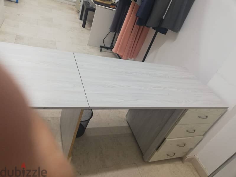 Office Desk – Good Condition 1