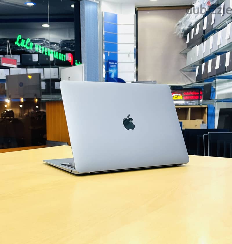 Apple Mackbook Air 2337 M1 Chip Ram 8GB SSD 256GB Screen 13.3” 3