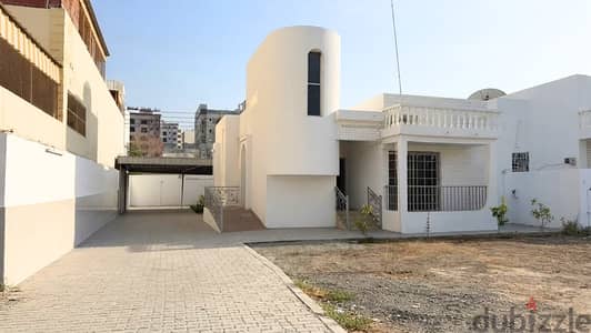 Villa for Sale in South Al Maabilah SR-HD-321