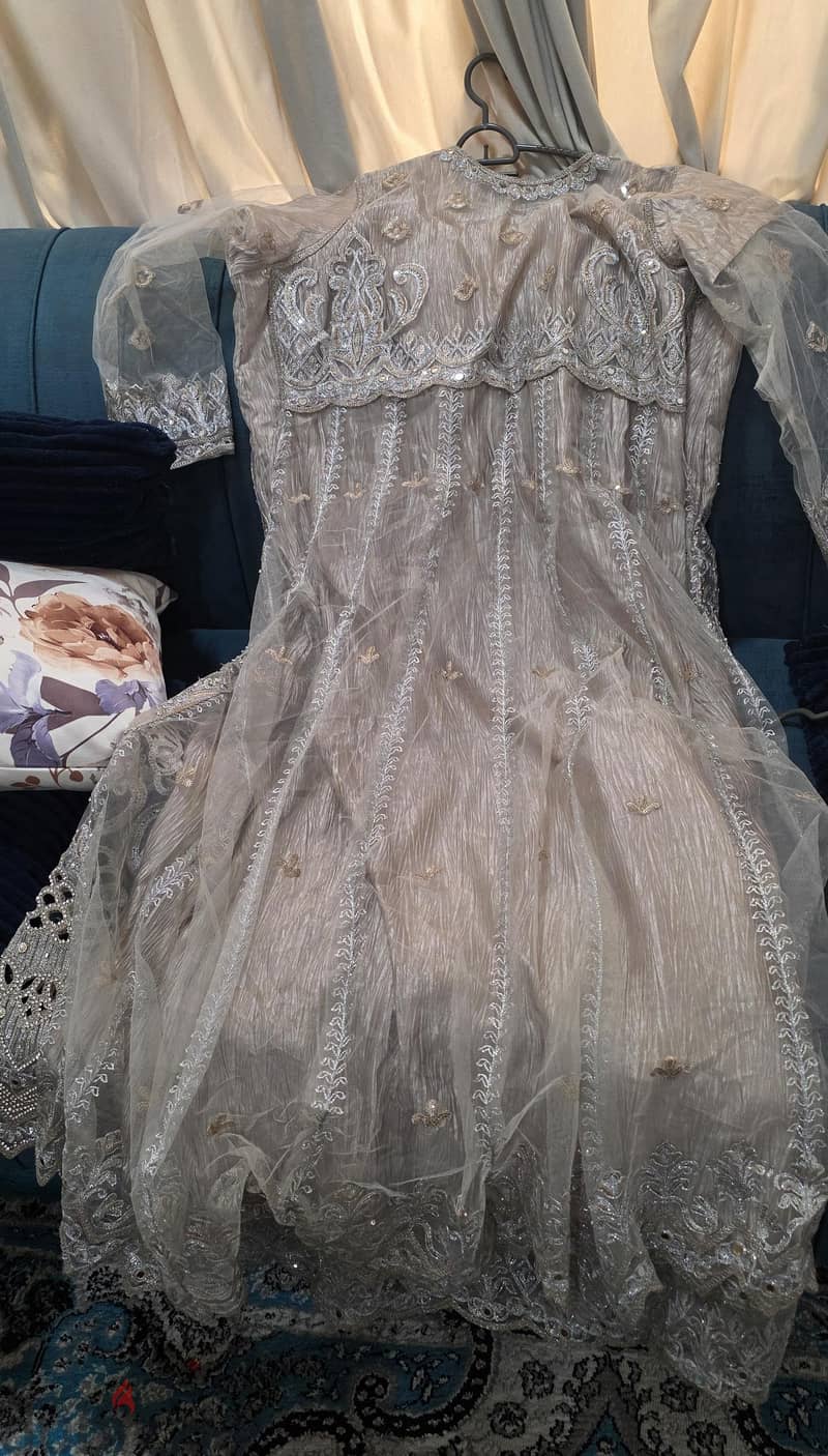 new maxi for sale wore only 3 hours 1