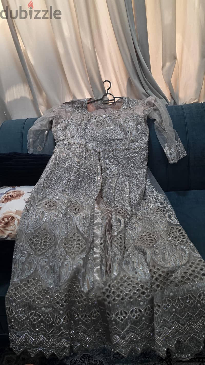 new maxi for sale wore only 3 hours 5
