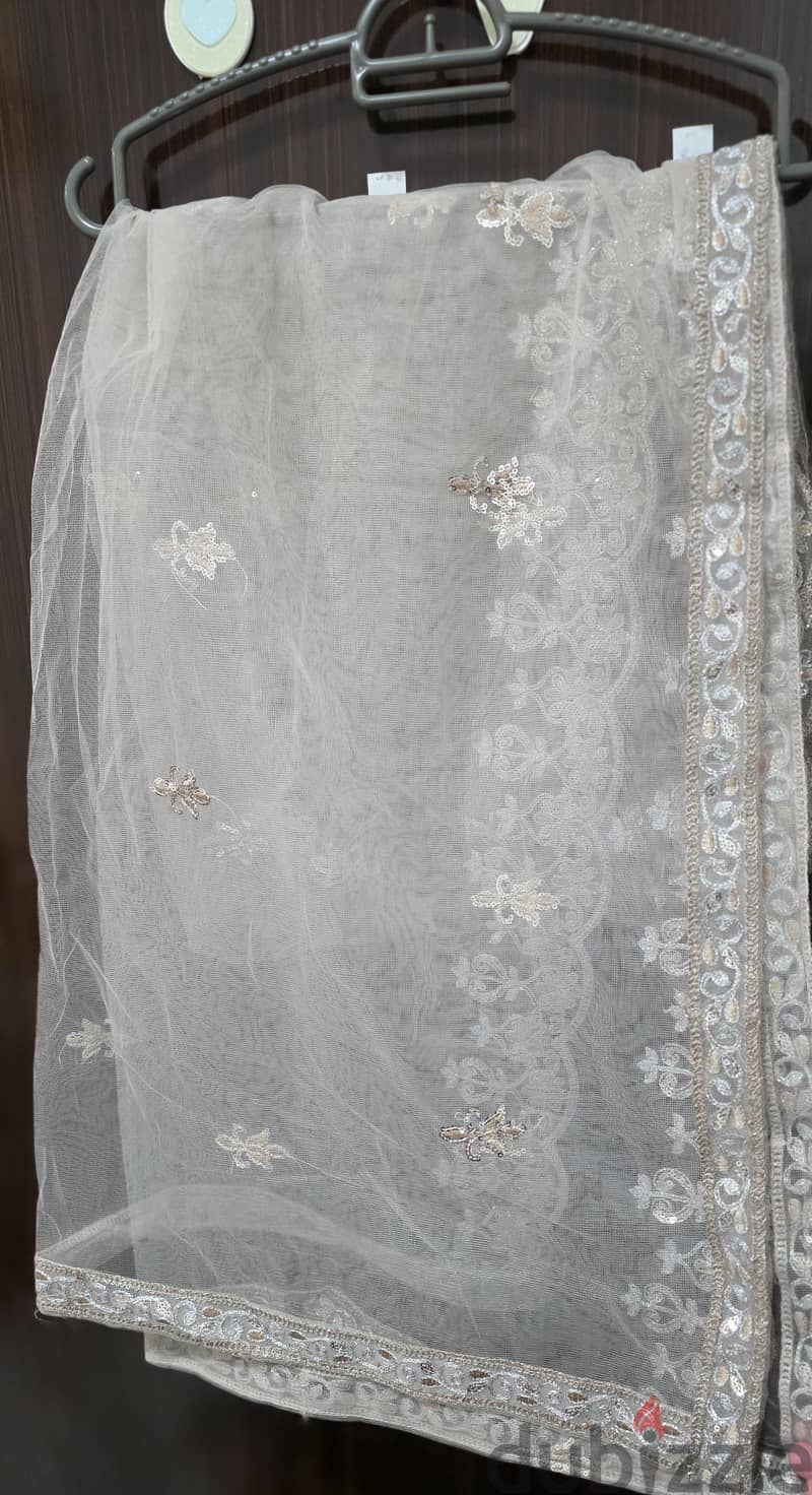 new maxi for sale wore only 3 hours 6
