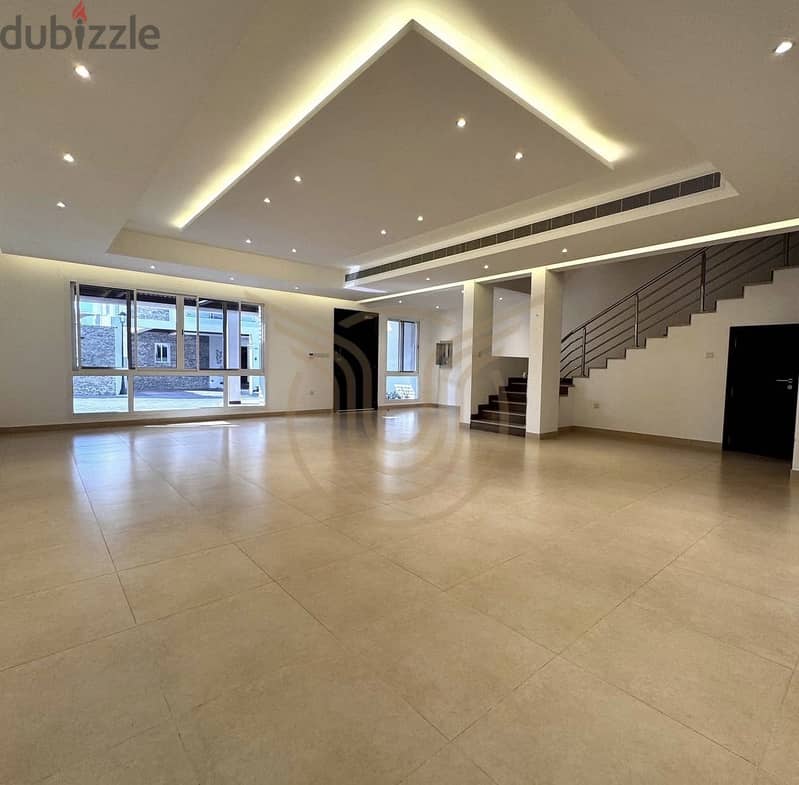 MADINAT AL ILAM | LUXURIOUS 4+1 COMPOUND VILLA WITH SEA VIEW 8
