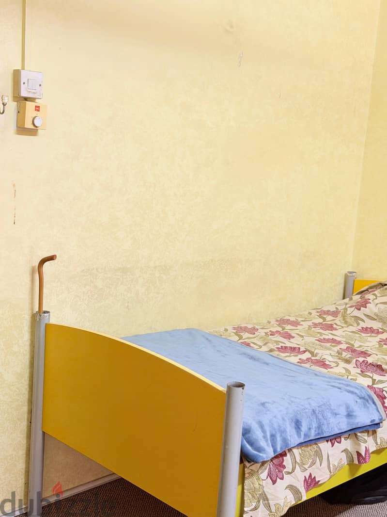 SINGLE SHARING ROOM AVAILABLE RUWI CBD 2