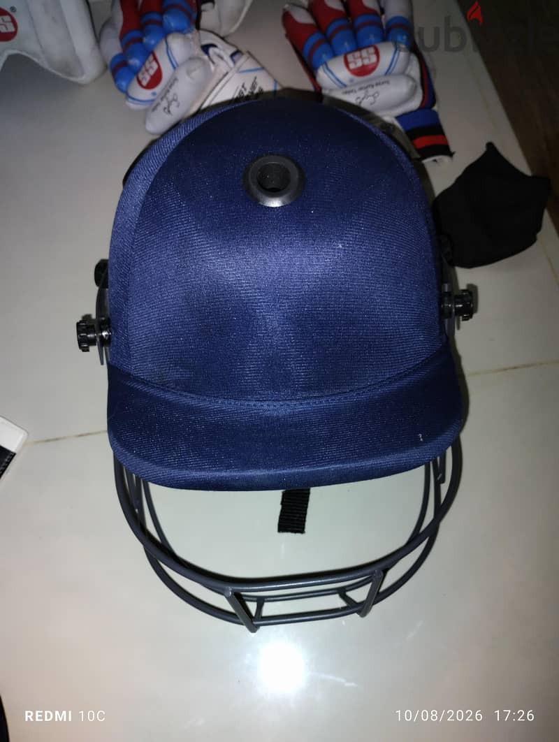 Cricket kit with bat 7
