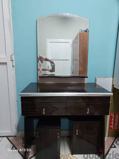 dressing table