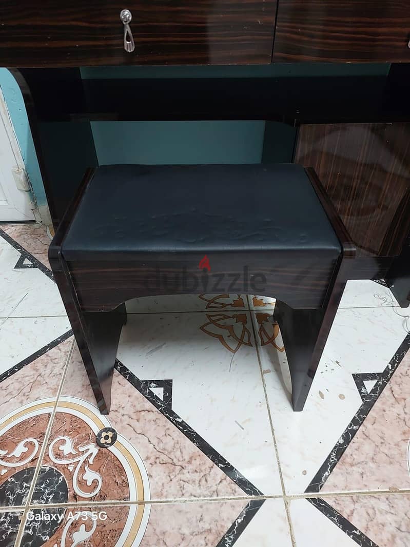dressing table 3