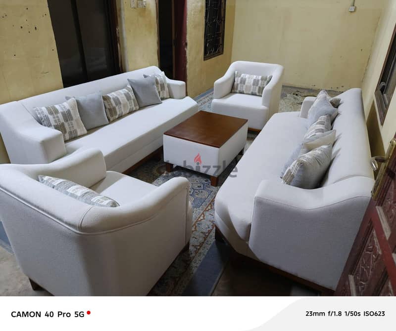 special Offer New sofa 8th seater available. all r not same degsin 4