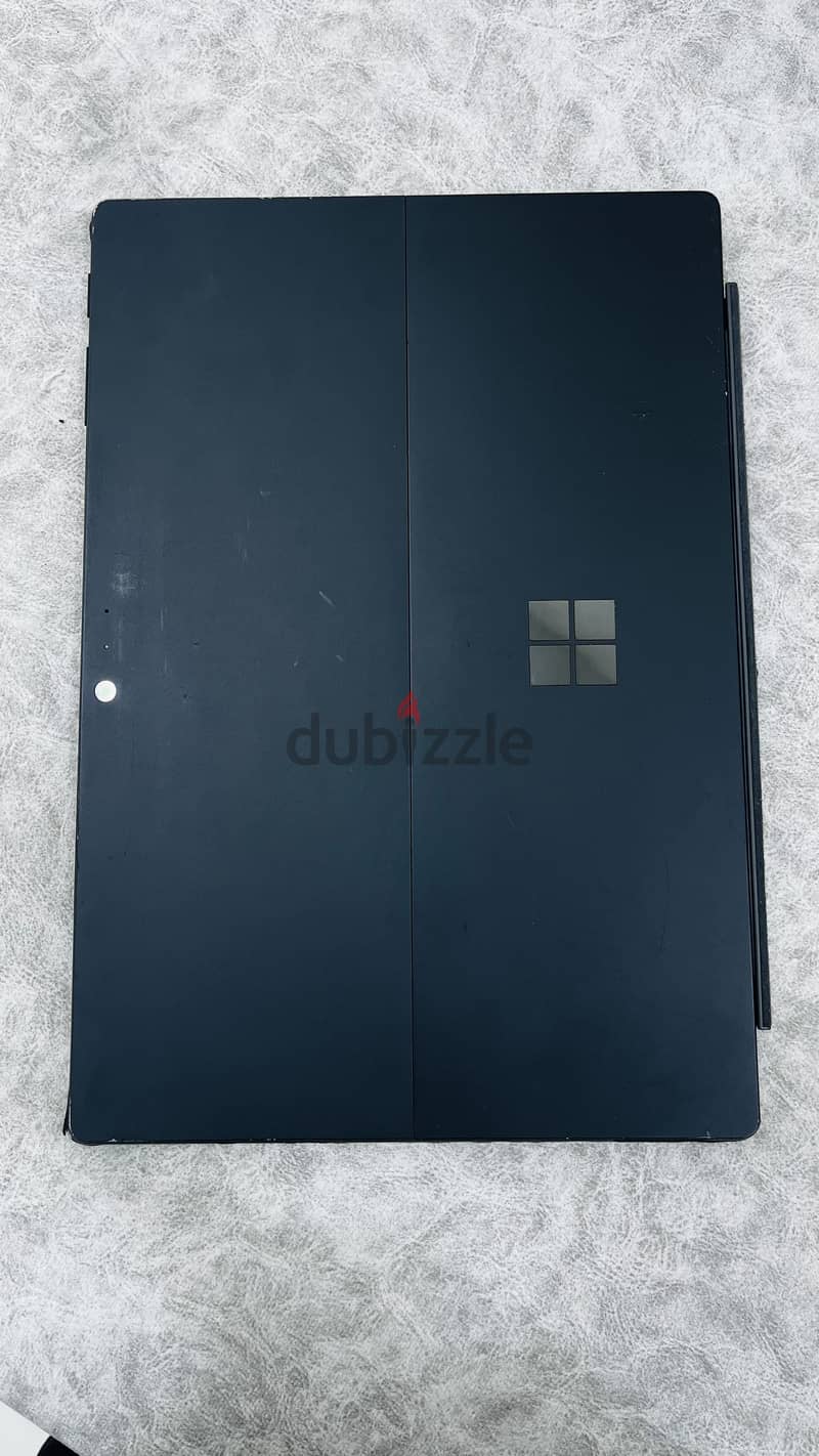 / microsoft surface pro 6  8 RAM  256 SSD Intel core i5 5
