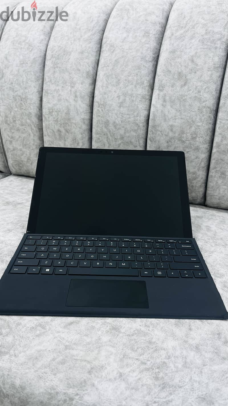 / microsoft surface pro 6  8 RAM  256 SSD Intel core i5 6