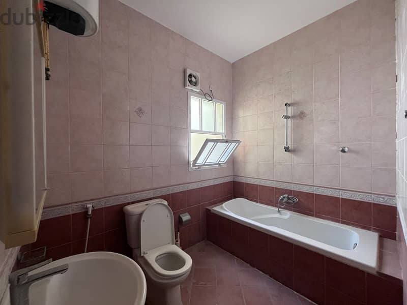 4 BR + Maid’s Room Spacious Villa in Ghubra 14