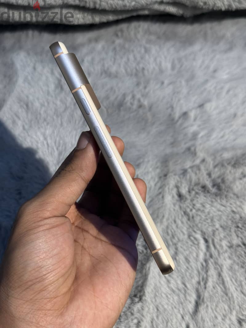 Google Pixel 8 4