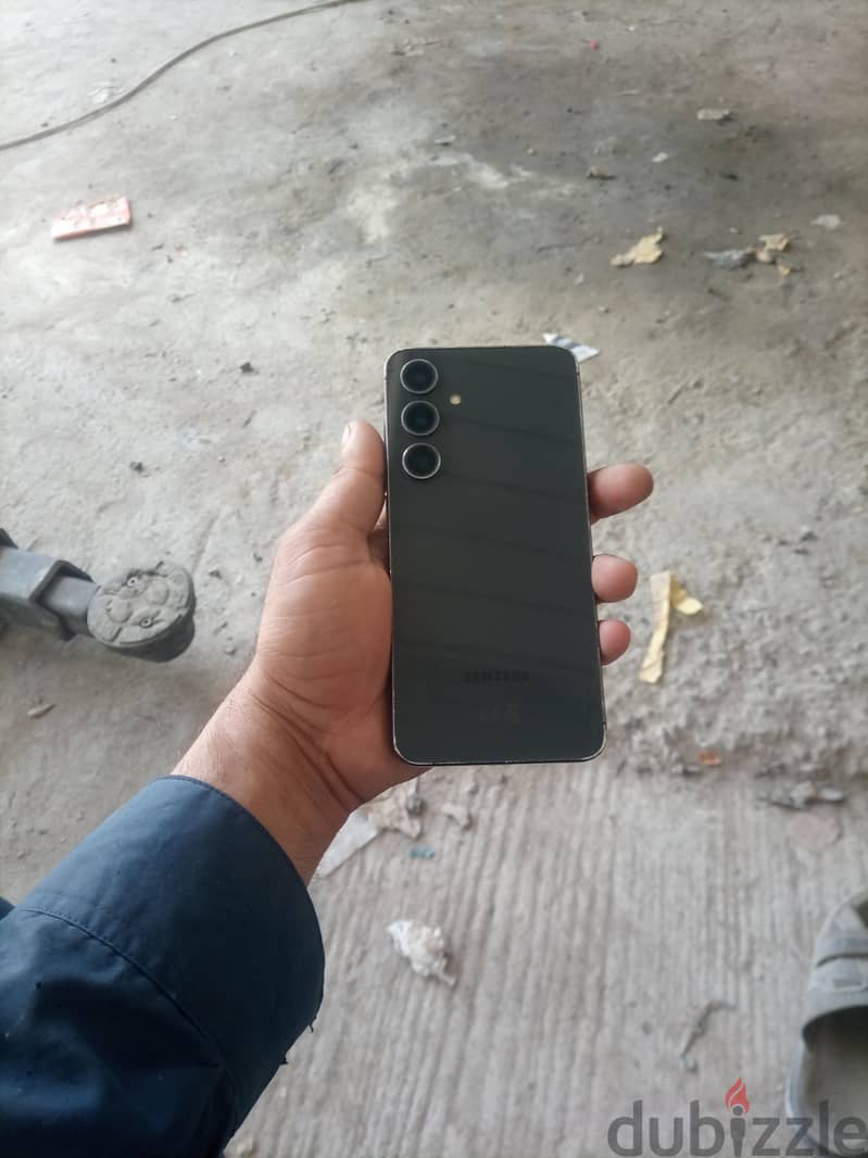 Samsung S24 3
