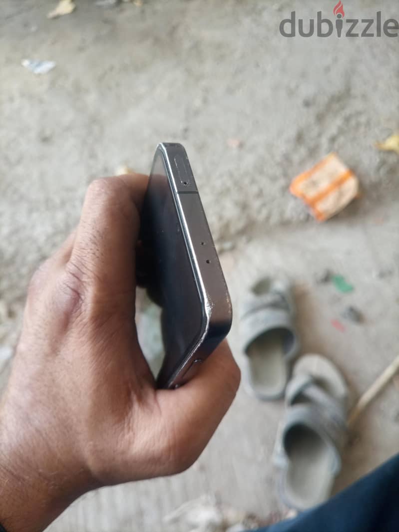 Samsung S24 4