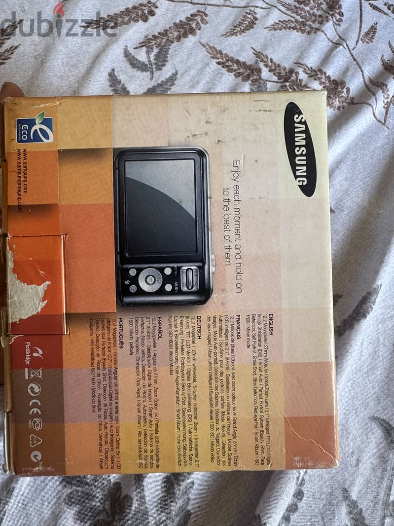 Samsung ES70 12.2MP Digital compact camera + all accessories and bag 1