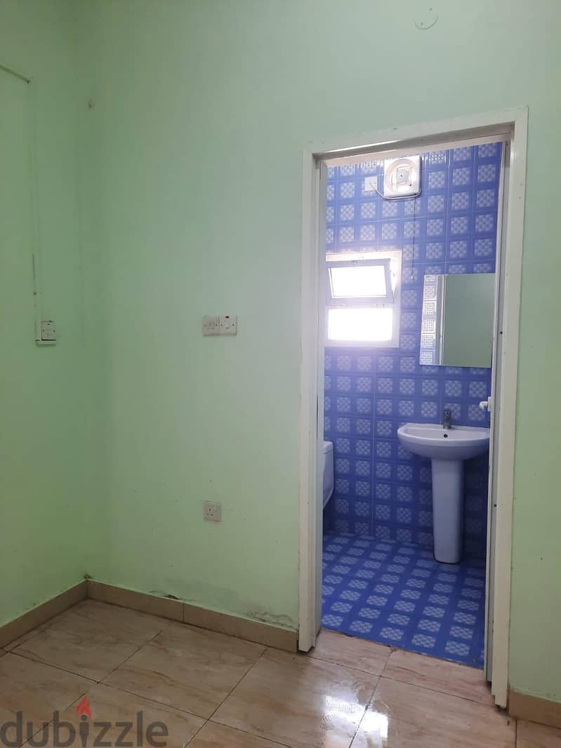 Room for working lady - 100 omr 1