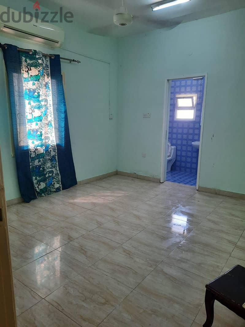 Room for working lady - 100 omr 2