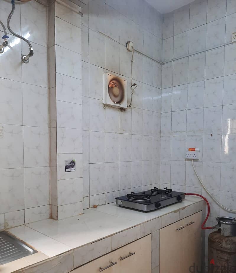 Room for working lady - 100 omr 3