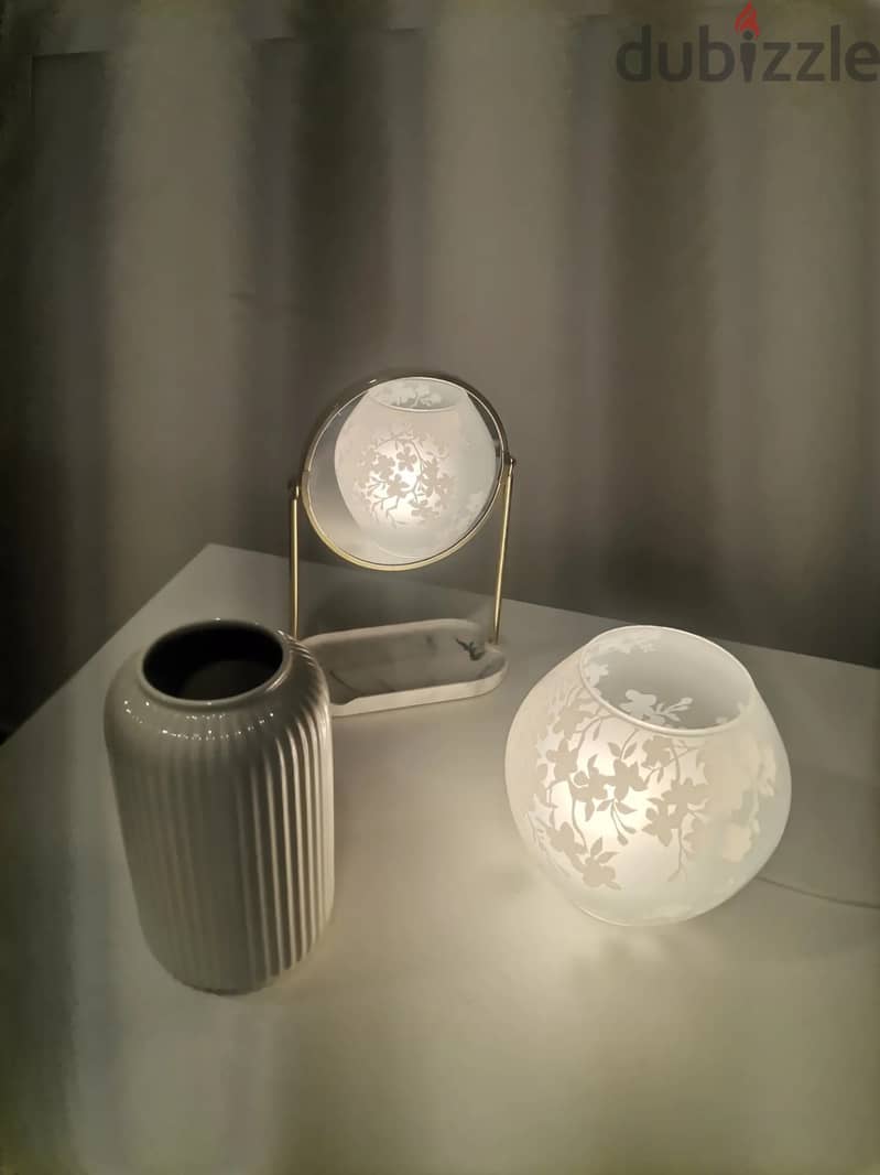 iKEA Table lamp, Table mirror with stand and Ceramic flower vase 4